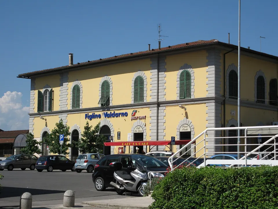 Treni per Firenze dal Valdarno: la linea Firenze-Roma e le stazioni di Figline e Rignano