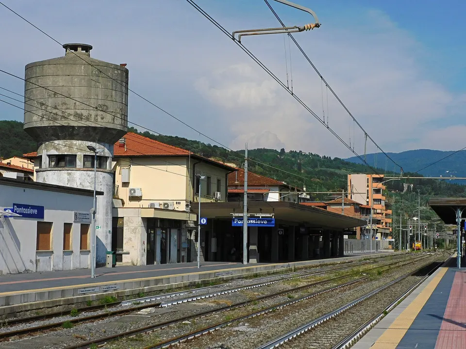 Treni per Firenze da Pontassieve e dal Valdisieve: linea Arezzo e collegamenti Rufina-Dicomano