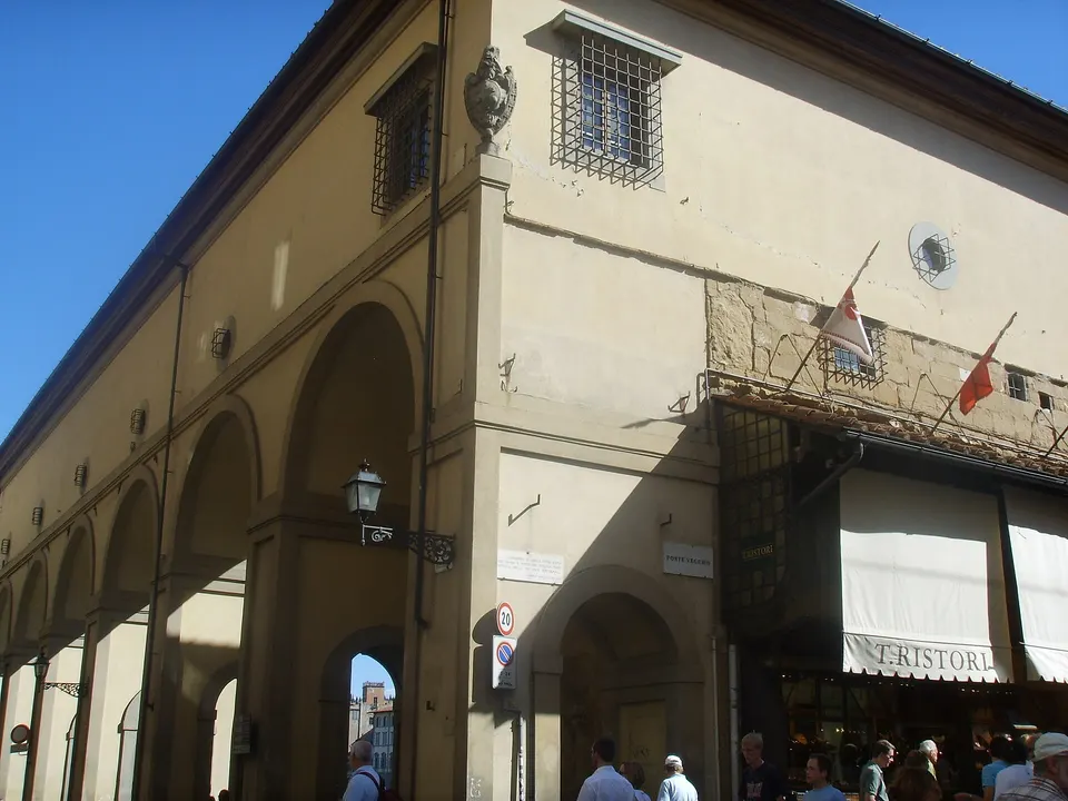 Firenze valuta di intitolare la Terrazza Vasariana agli Angeli del fango