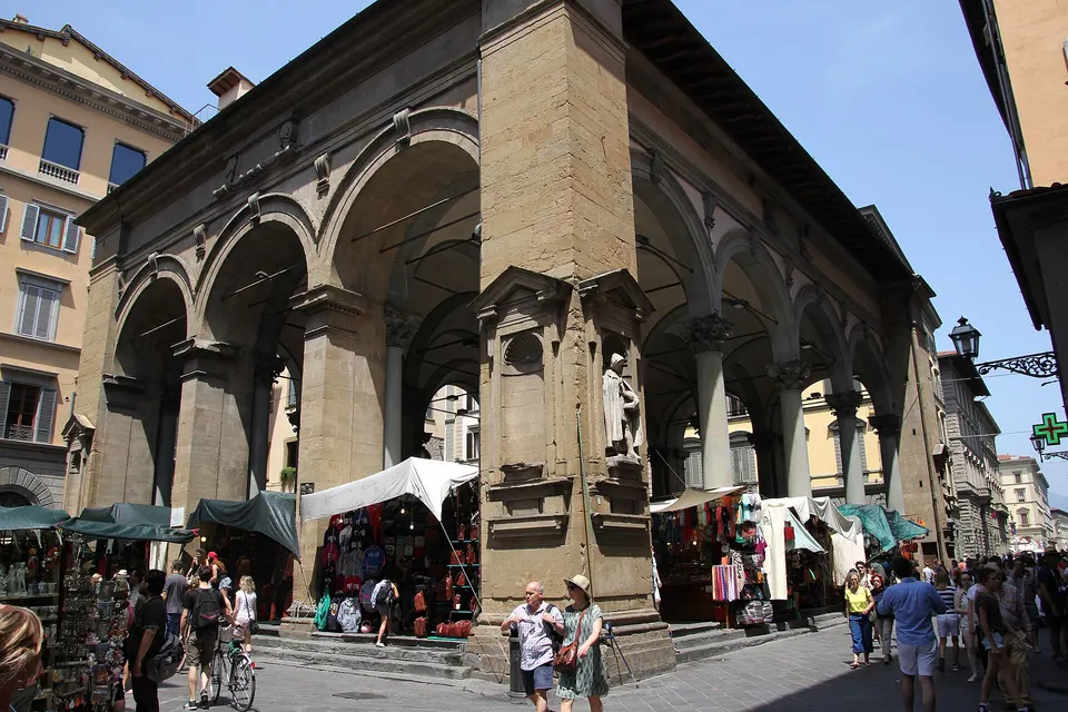 Firenze, i banchi storici del centro devolvono l'incasso alla Fondazione Bacciotti