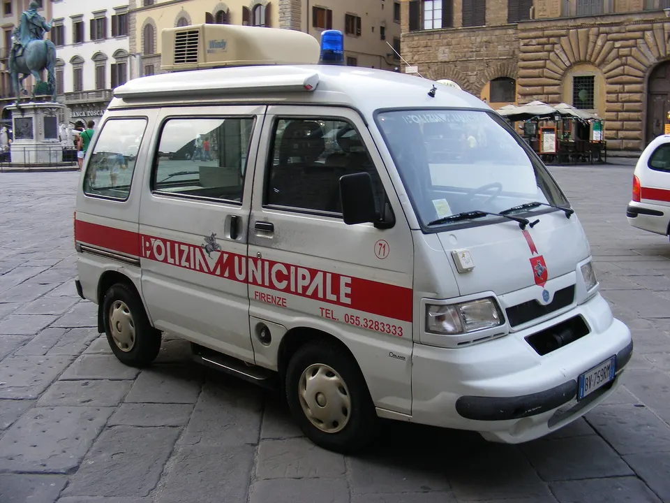 Patrol car of Polizia Municipale di Firenze (Piaggio Porter) with air conditioning.