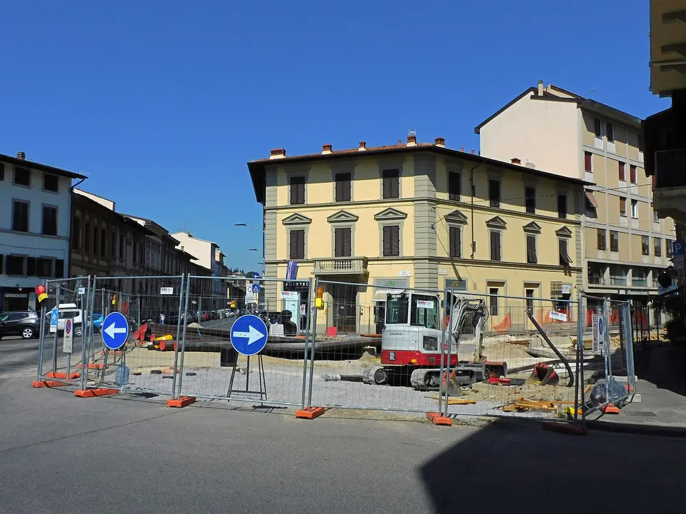 Cantiere dei lavori di costruzione della tranvia Libertà-Bagno a Ripoli in piazza Gavinana, Firenze