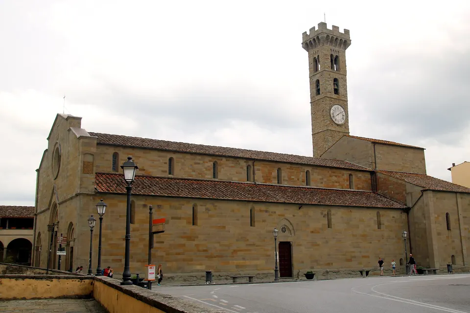 Via degli Dei, Fiesole, cattedrale di san Romolo