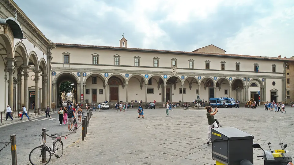 Florence, Piazza SS Annunziata with Ospedale degli Innocenti (1419 39) and part of SS Annunziata
